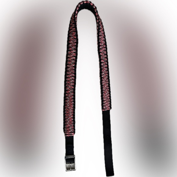 Paracord Belt | Black with Hues of Pink | REALTREE Silver Buckle | Size 36 / M/L - Picture 4 of 17